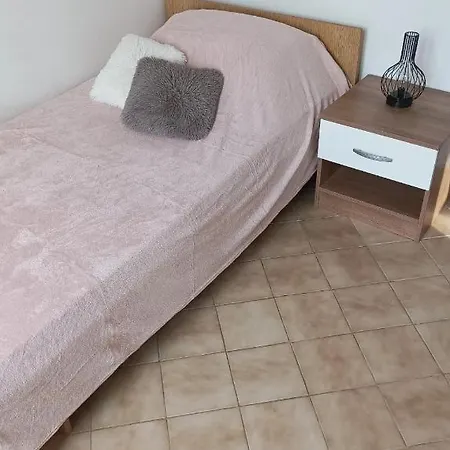 Druzinski Apartmaji Punat-krk 公寓